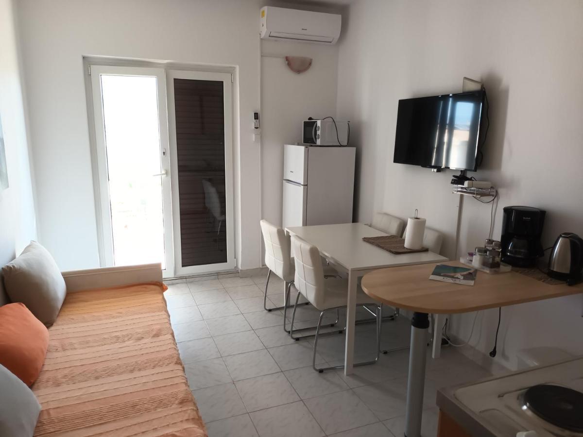 Apartments Verica Pag Town Exterior photo