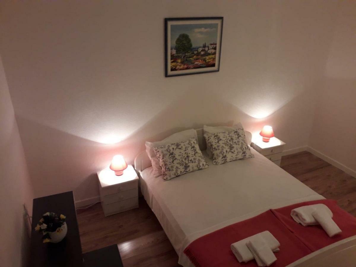 Apartments Verica Pag Town Exterior photo